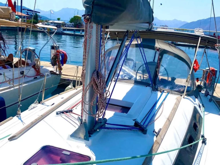 Pronájem Plachetnice Bénéteau s licencí