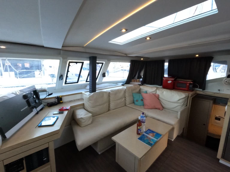 Fountaine Pajot Lucia 40 jednotlivci a charterové společnosti v Road Town