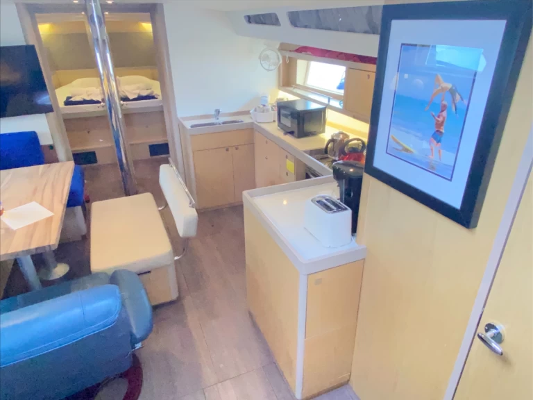 Pronajmout si Bénéteau Beneteau Oceanis 48 (Owner's Version) v Road Town