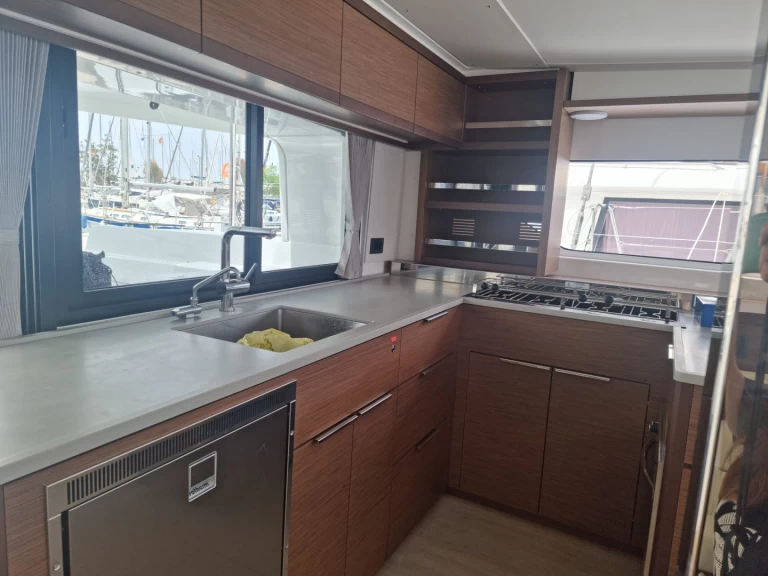 Pronájem Katamarán Lagoon s licencí