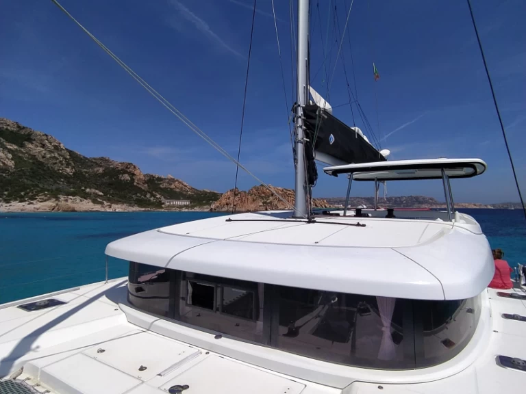 Pronájem lodi Lagoon Lagoon 42 v Porto Pollo na Samboatu