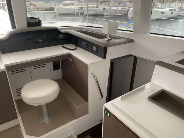 Pronajmout Katamarán se skipperem či ne Bali v Lavrio