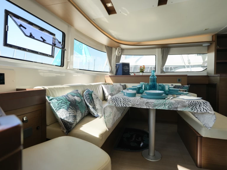 Pronájem lodi Lagoon Lagoon 46 v Salerno na Samboatu