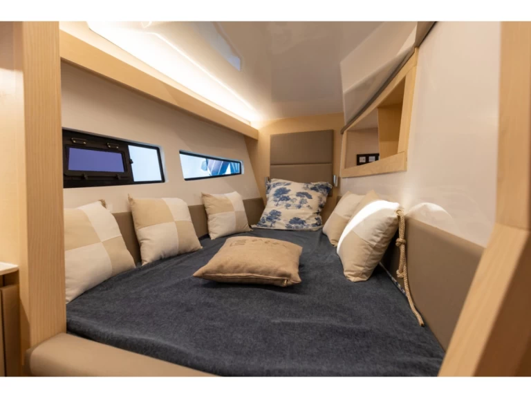 Pronájem lodi Vanguard Tesoro T41 v Órmos Bay na Samboatu