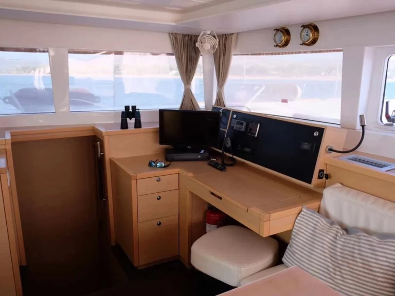 Pronajmout Katamarán se skipperem či ne Lagoon v Lefkáda