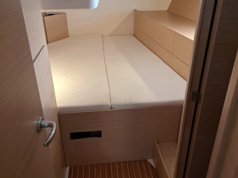 Plachetnice k pronájmu v Lavrio za nejlepší cenu