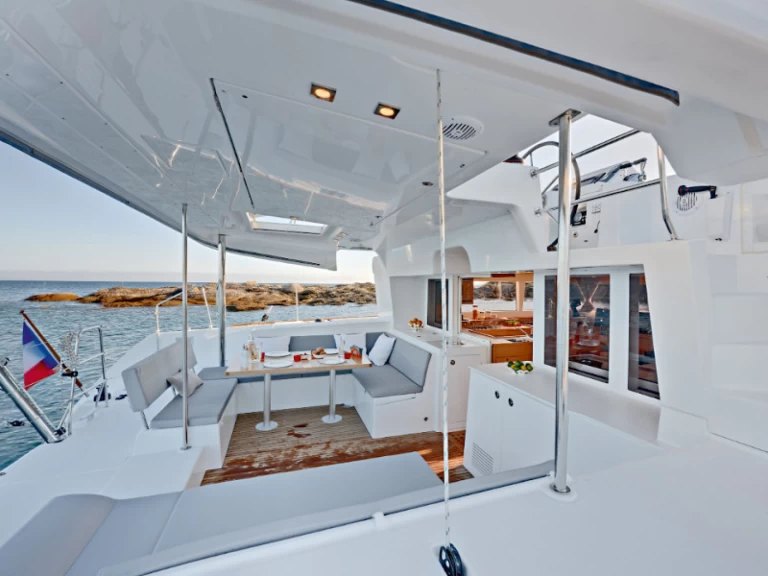 Pronájem lodi Lagoon Lagoon 450 F v Vlychada na Samboatu