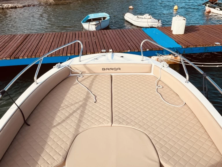 Barqa Barqa Q20 jednotlivci a charterové společnosti v Rovinj