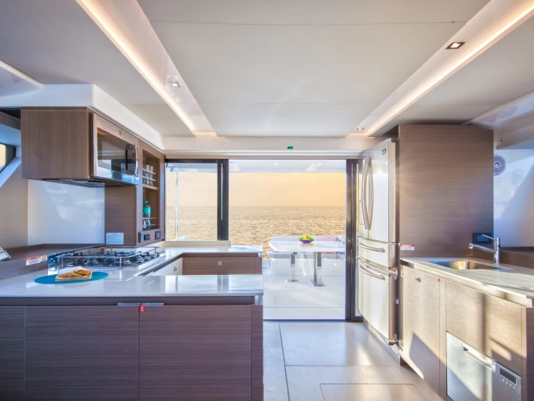 Pronájem Motorová loď Leopard s licencí