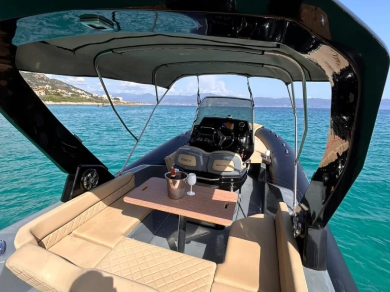 Pronájem lodi Salpa SALPA 26 SOLEIL v Ajaccio na Samboatu