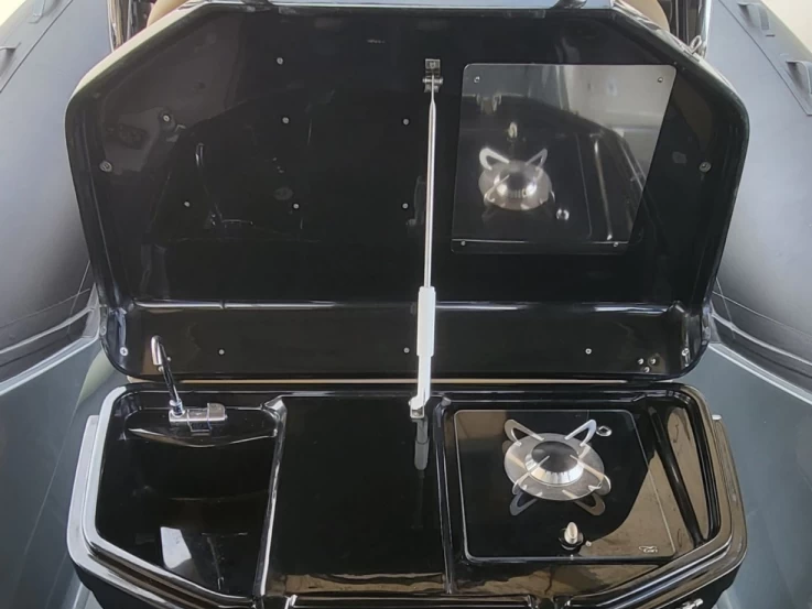 Pronajmout Polotuhá loď se skipperem či ne Salpa v Ajaccio