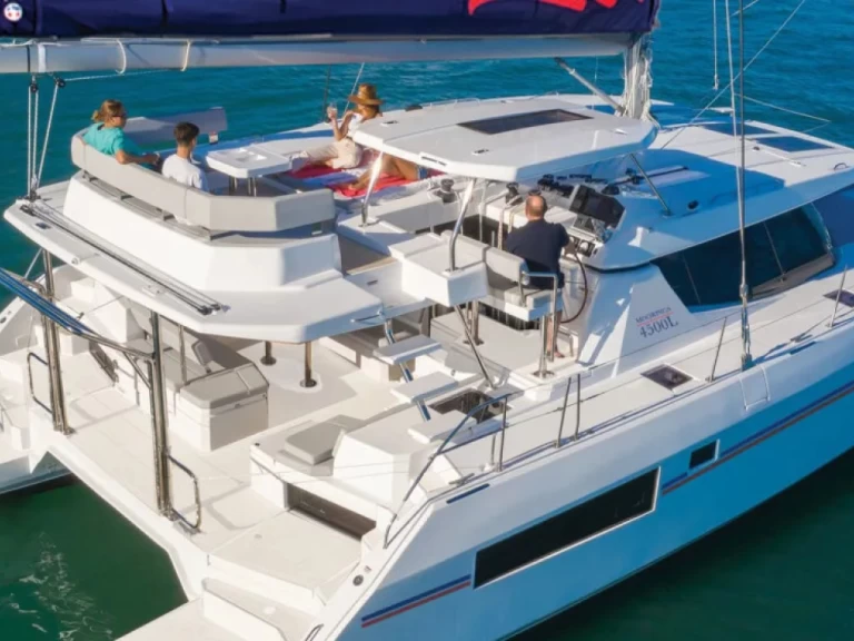 Leopard Leopard 45 jednotlivci a charterové společnosti v Piraeus