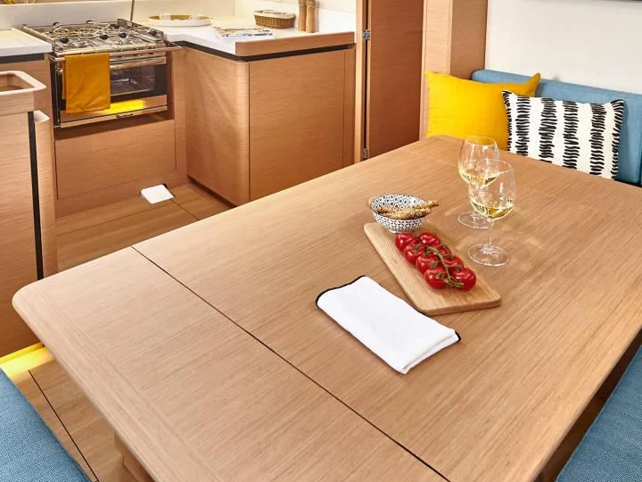 Pronájem Plachetnice Jeanneau s licencí