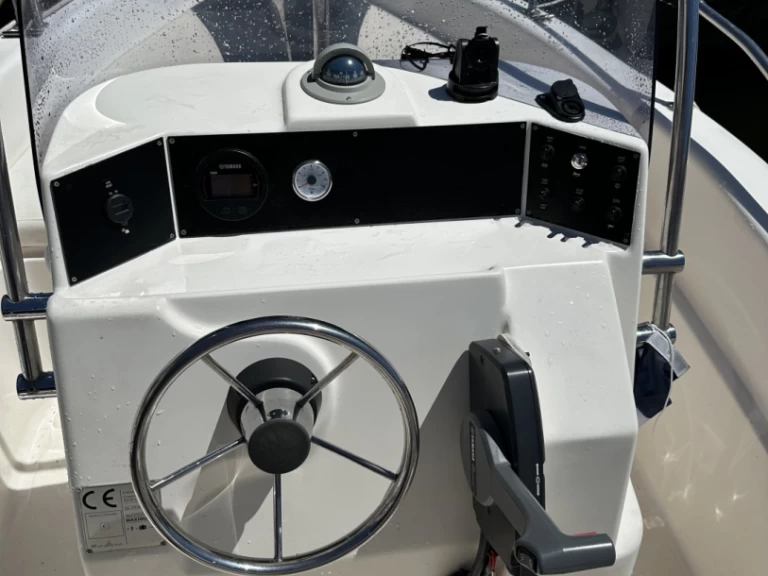 Pronájem lodi Saint-Cyprien lákavé ceny Fm17