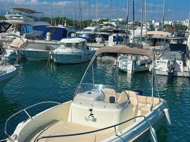 Pronájem lodi Jeanneau Cap Camarat 555 Style v Mandelieu-la-Napoule na Samboatu