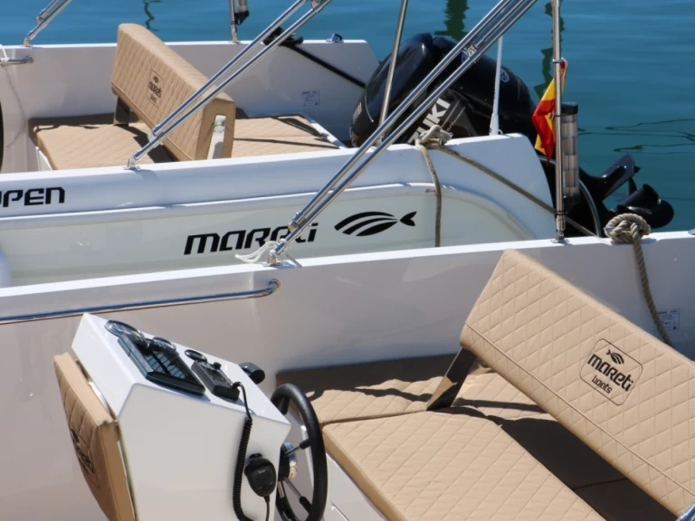 Motorová loď k pronájmu v Mataró za nejlepší cenu