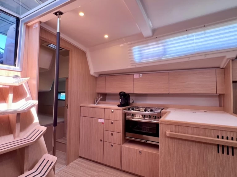 Pronajmout si Bavaria Bavaria C42 v Lefkáda