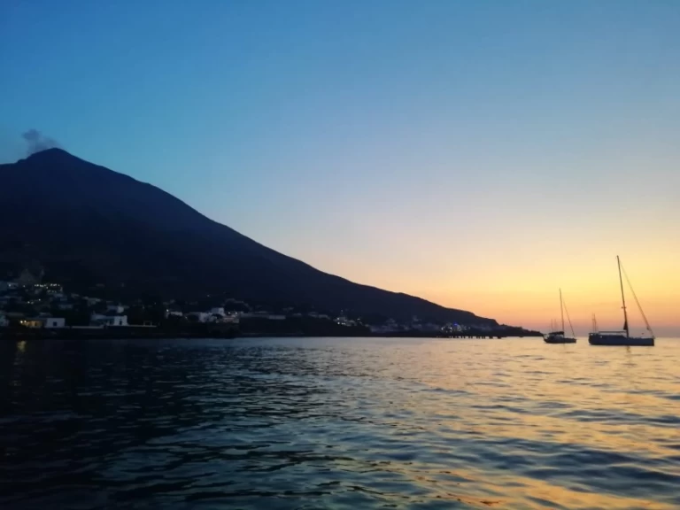 Pronajmout si Hanse Hanse 400 E v San Vincenzo