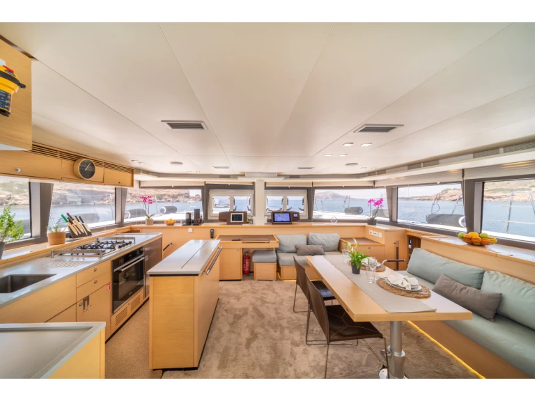 Katamarán k pronájmu v Lavrio za nejlepší cenu