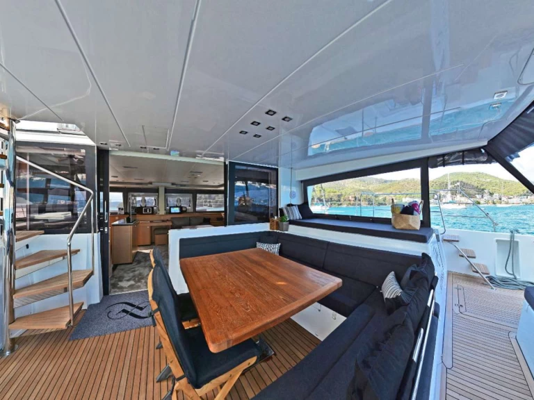 Lagoon Lagoon 560 S2 jednotlivci a charterové společnosti v Lavrio