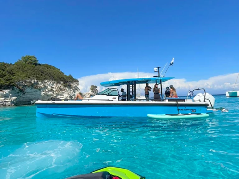 Pronajmout si Axopar Axopar 37 Sun-Top v Gouvia