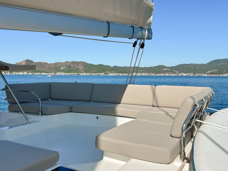 Pronájem Katamarán Fountaine Pajot s licencí