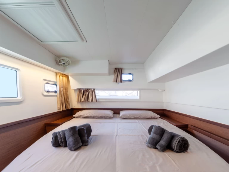 Pronájem jachty v Capo d'Orlando -Lagoon Lagoon 42 na Samboatu