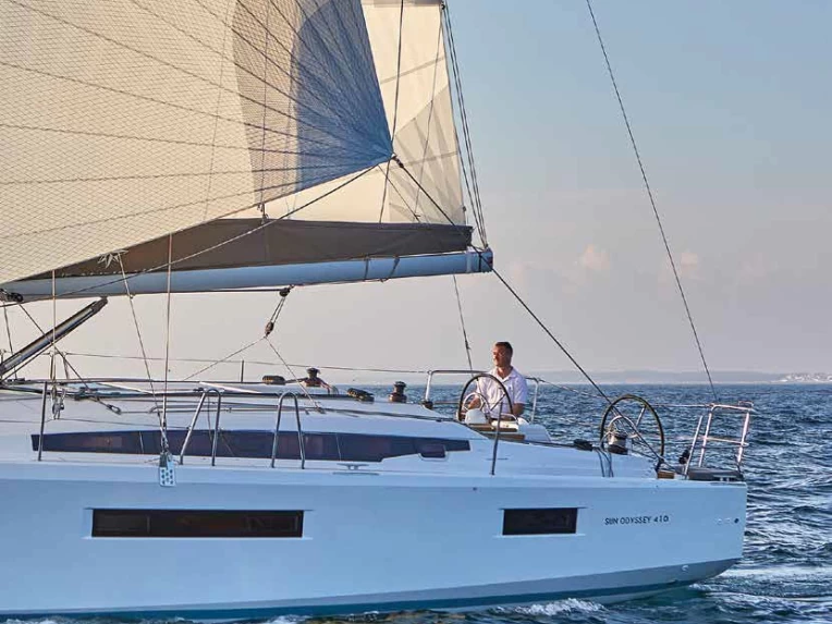 Pronájem jachty v Capo d'Orlando -Jeanneau Sun Odyssey 440 na Samboatu