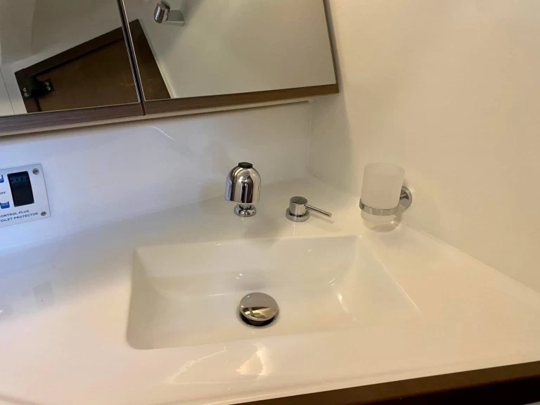 Bénéteau Oceanis 46.1 jednotlivci a charterové společnosti v Gouvia