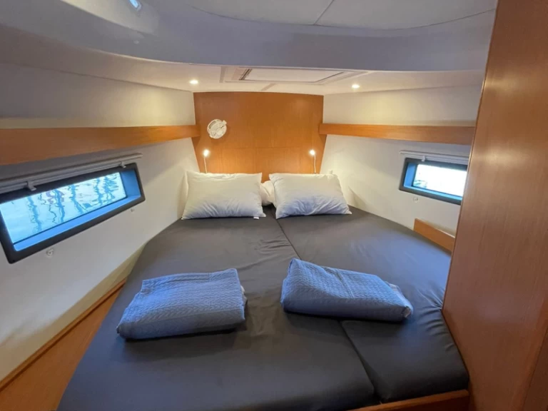 Pronájem lodi Bavaria Bavaria C42 v Alimos na Samboatu