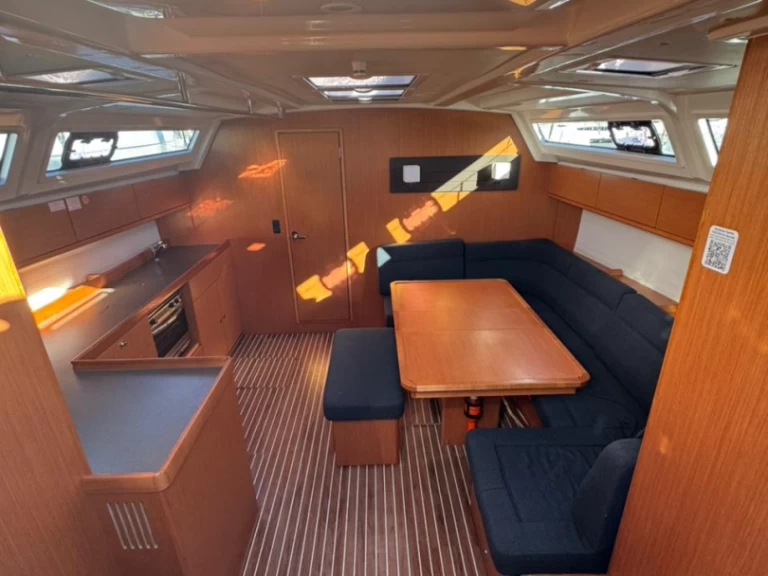 Pronájem lodi Bavaria Cruiser 46 v Sámi na Samboatu