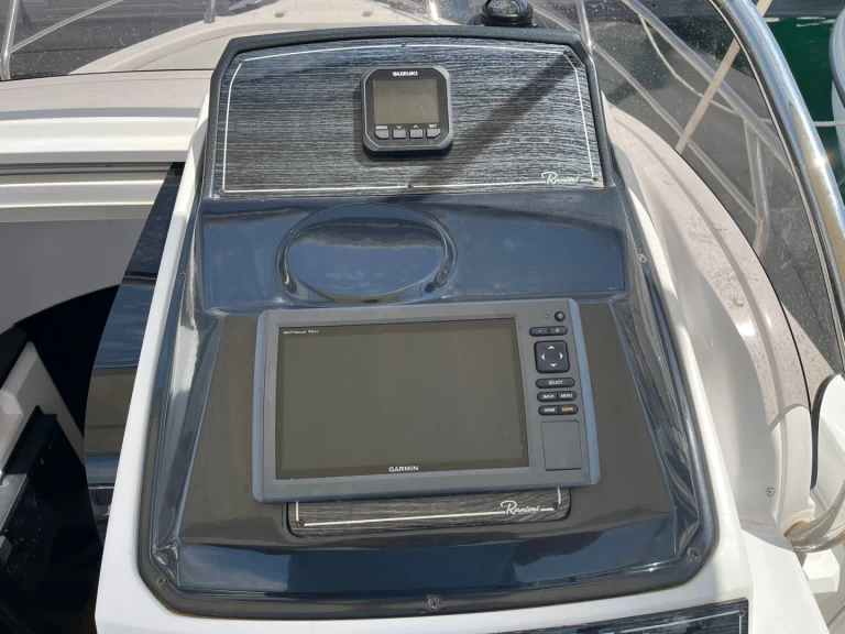 Pronajmout si Ranieri Shadow 22 v Port La Napoule