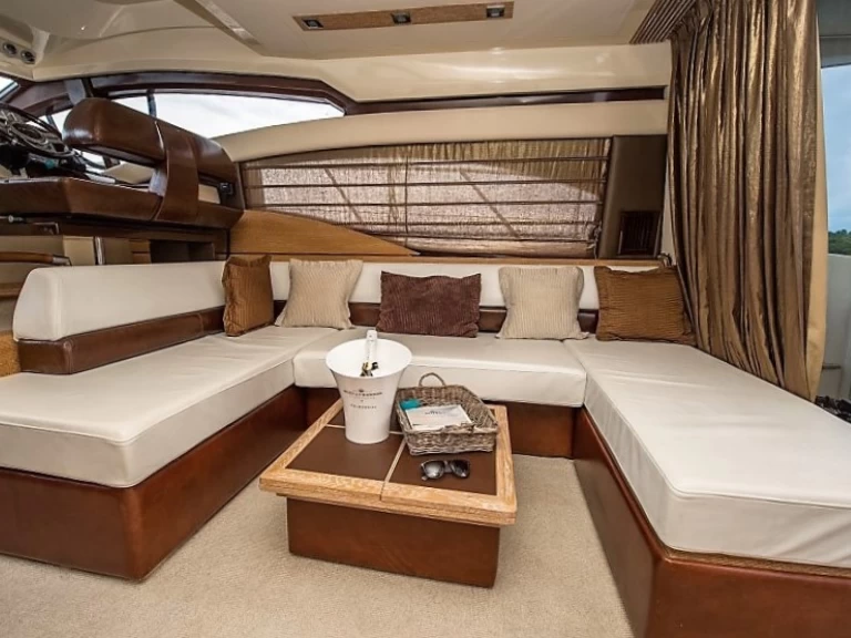 Pronajmout si Azimut Azimut 47 Fly v Šibenik 