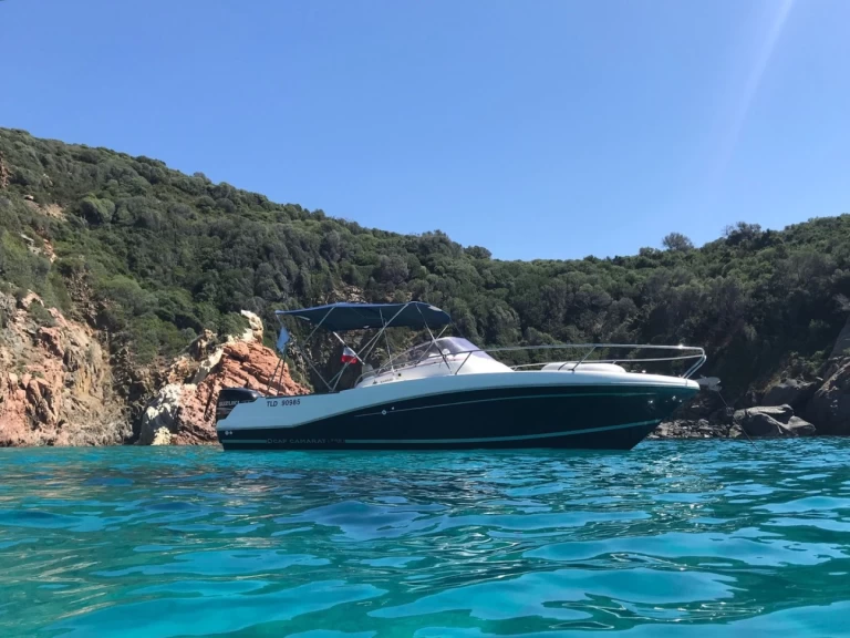 Pronajmout si Jeanneau Cap Camarat 755 WA v Port La Napoule