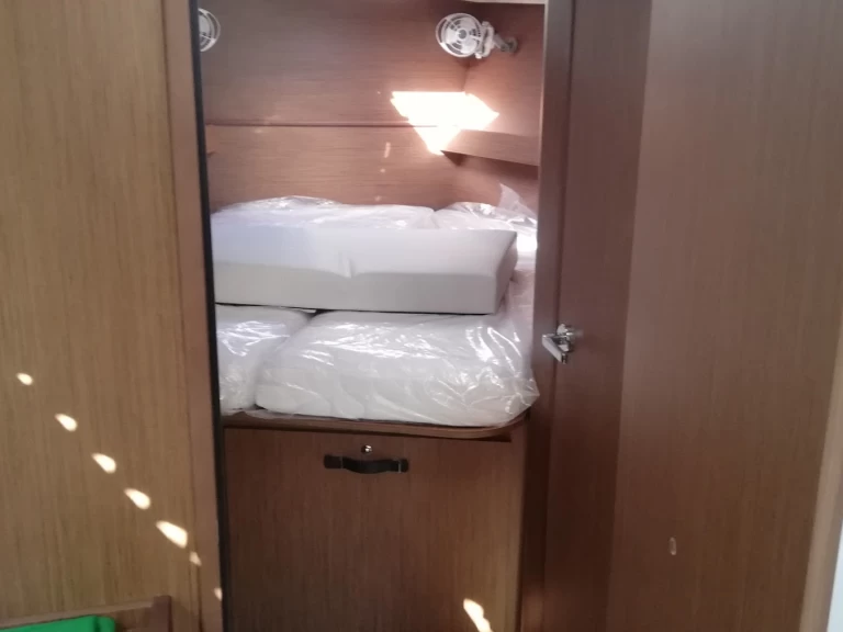 Pronajmout Plachetnice se skipperem či ne Bénéteau v Vibo Marina