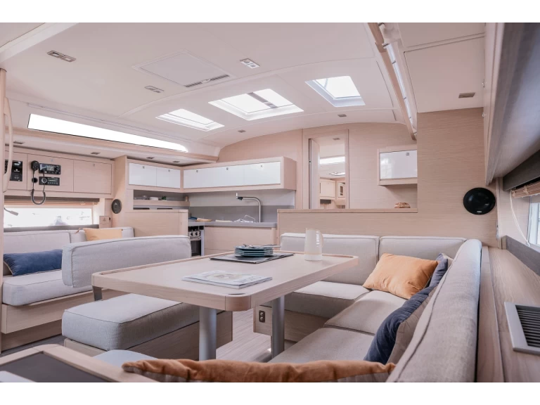 Pronajmout si Dufour Dufour 470 v Furnari