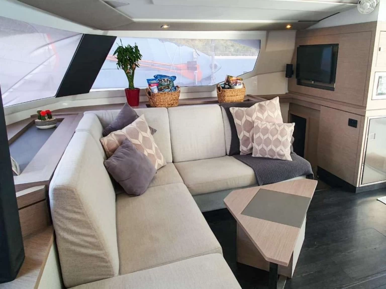 Pronájem lodi Road Town lákavé ceny Saona 47