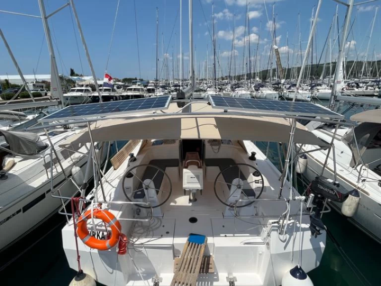 Pronájem Plachetnice v Sukošan -Bavaria Bavaria C 42