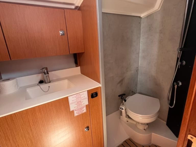 Pronájem lodi Bavaria Bavaria C 42 v Sukošan na Samboatu