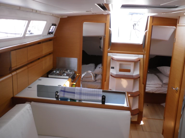 Pronájem lodi Jeanneau Sun odyssey 379 performance v Sukošan na Samboatu
