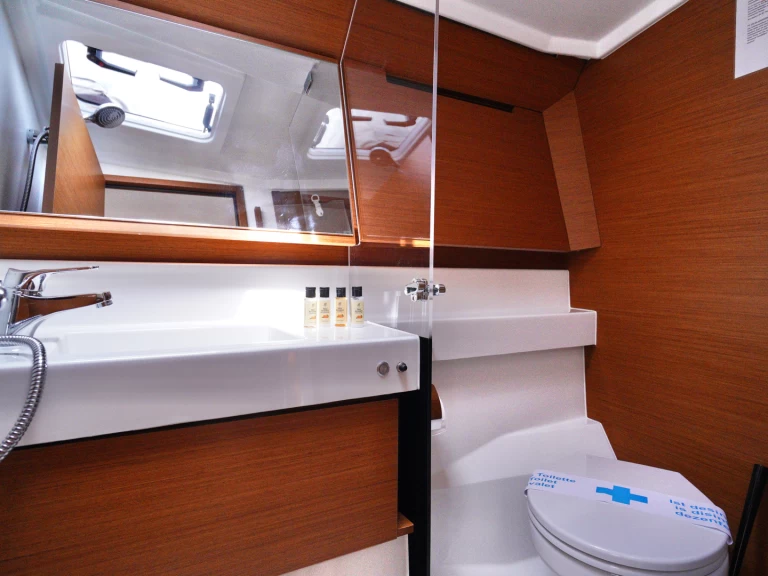 Pronájem jachty v Marmaris -Jeanneau Sun Odyssey 410 na Samboatu