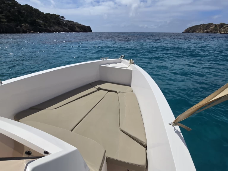 Pronajmout si Cattleya X6 Open v Club Nàutic Santa Ponsa