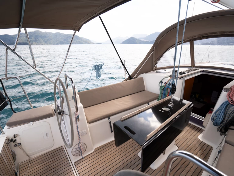 Pronájem lodi Marmaris lákavé ceny Dufour 335 Grand Large