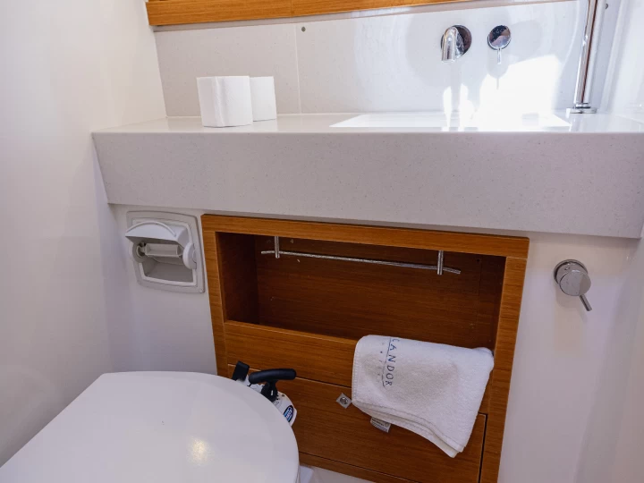 Plachetnice k pronájmu v Kaštel Gomilica za nejlepší cenu