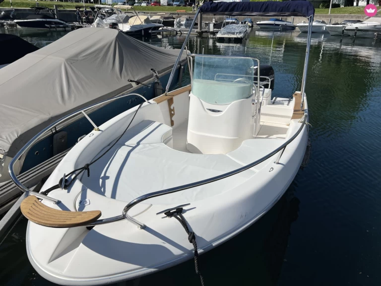 Motorová loď k pronájmu v Aix-les-Bains za nejlepší cenu