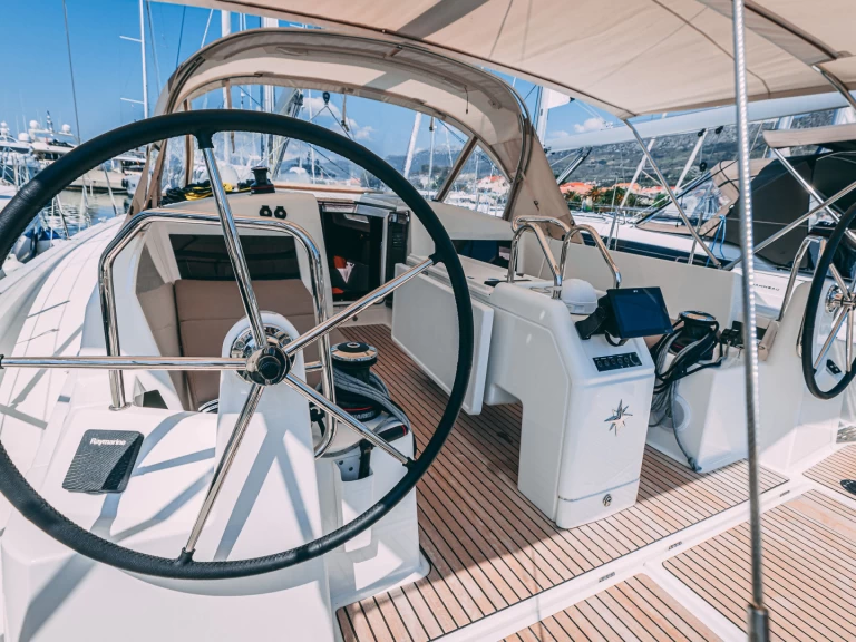 Pronajmout si Jeanneau Sun Odyssey 440 v Kaštel Gomilica