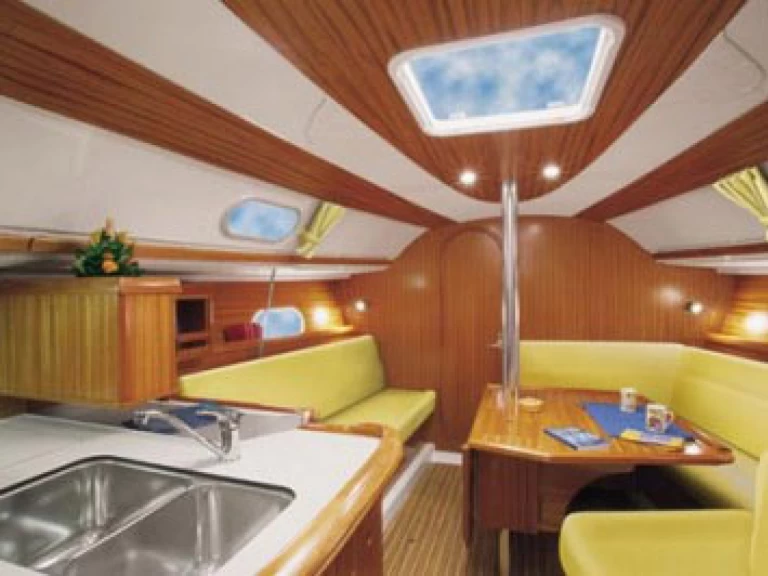 Plachetnice k pronájmu v Alimos za nejlepší cenu