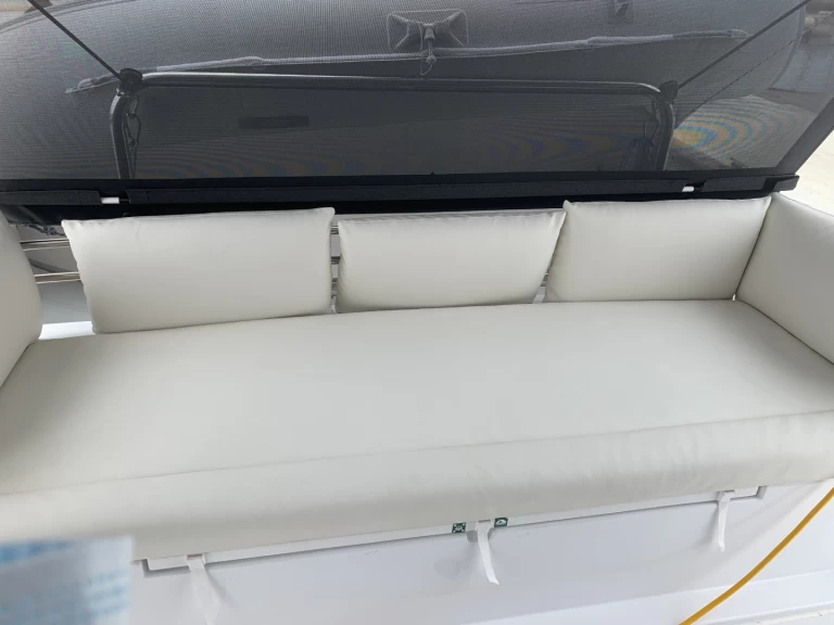 Pronájem jachty v Lavrio -Bali Bali 4.1 na Samboatu