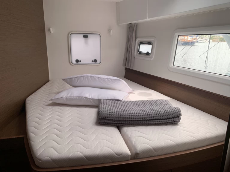 Pronájem jachty v Lavrio -Lagoon Lagoon 42 na Samboatu