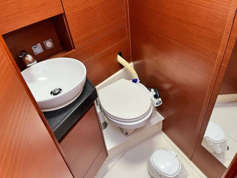 Plachetnice k pronájmu v Lavrio za nejlepší cenu